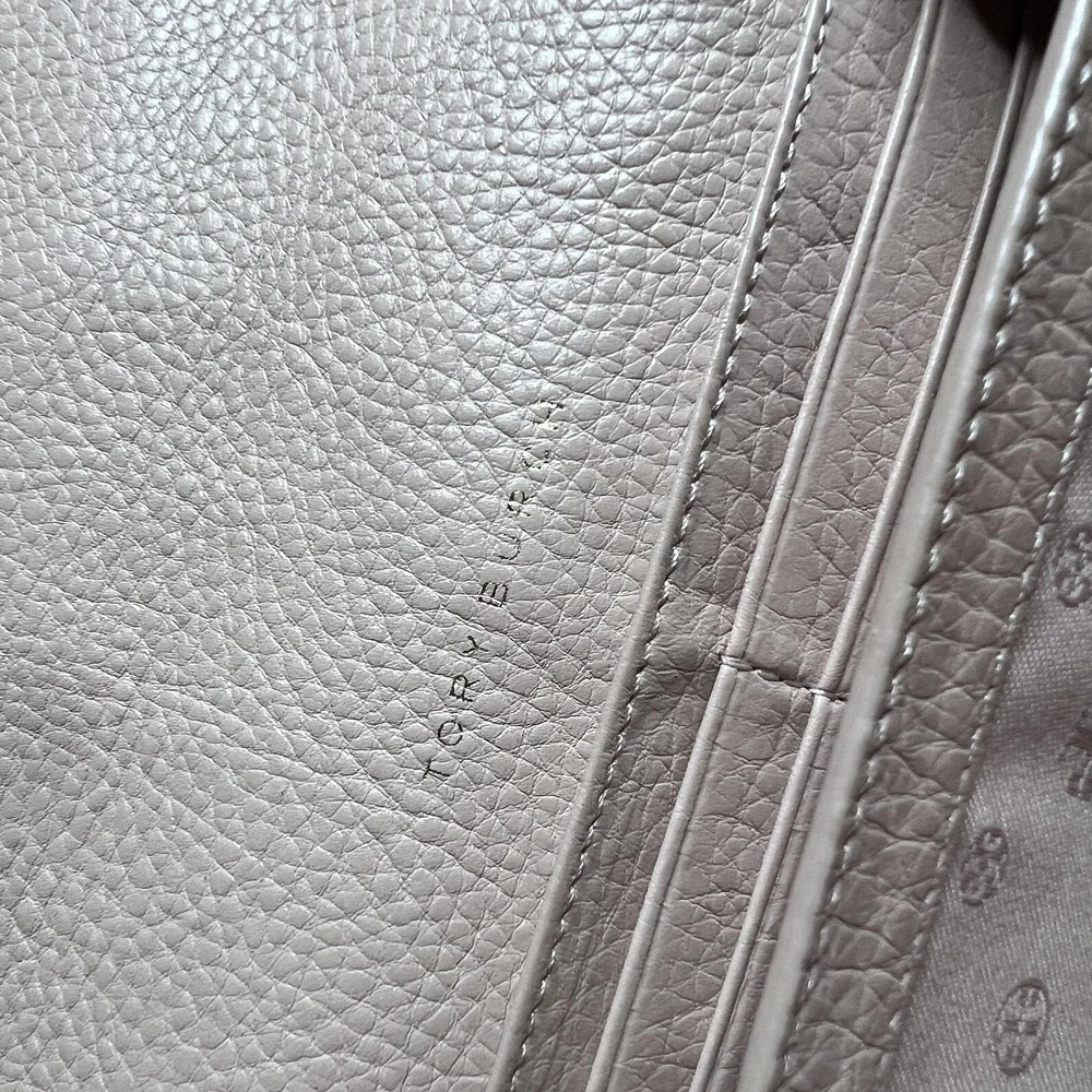 Tory Burch Crossbody Bag Womens Small Beige Leather Flap Wallet‎ Whipstitch Logo